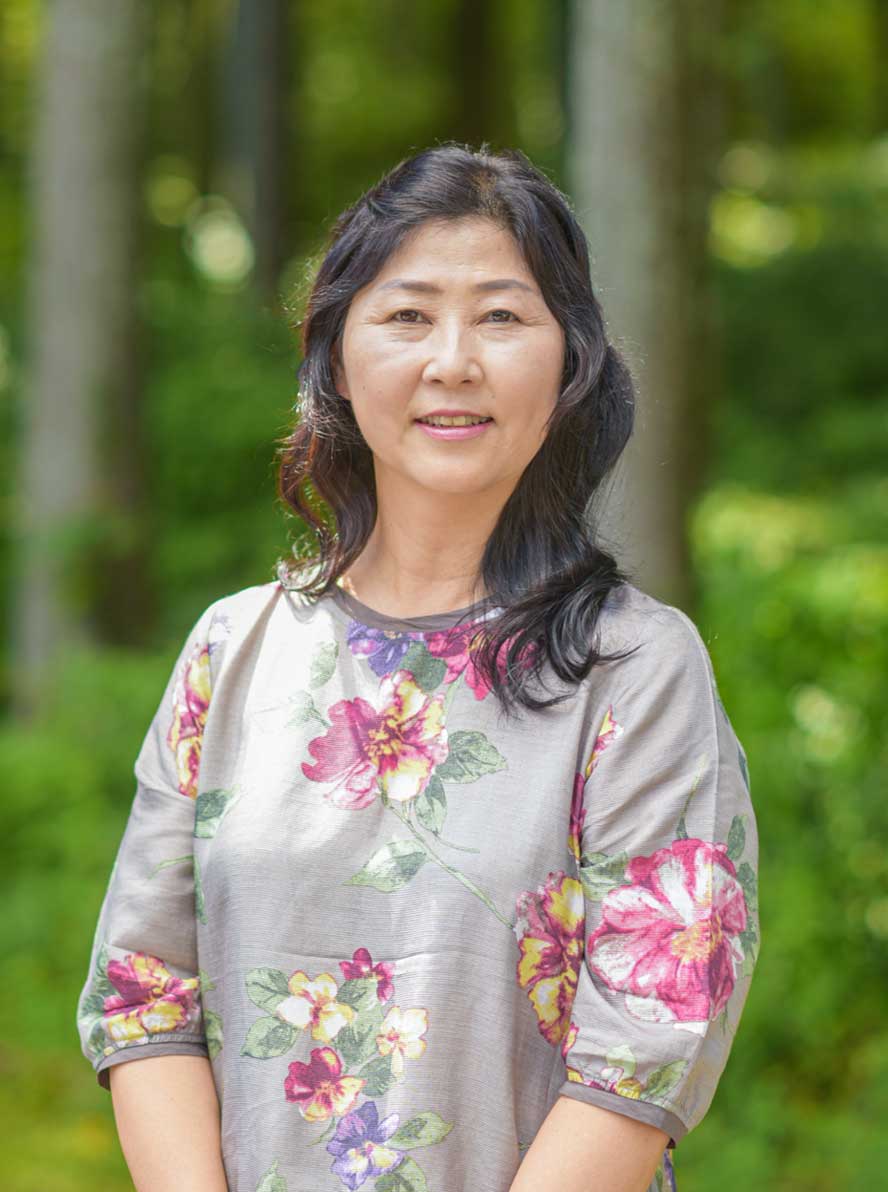 Sophia Hong  (Chinese, Japanese Kanji) M.A. Law, Osaka Univ.